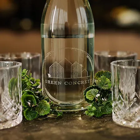 Concrete מלון דירות