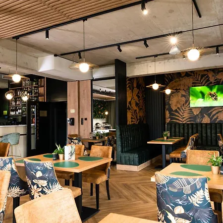 Concrete מלון דירות 4*