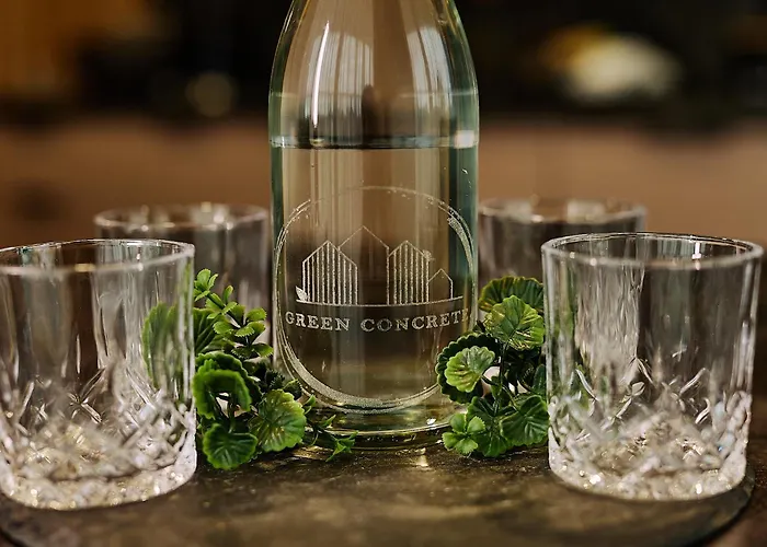 Concrete מלון דירות